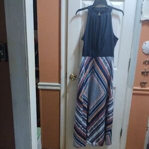 Chic Maxi Dress with Geometric Pattern